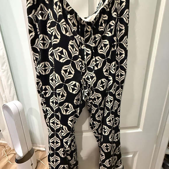 Abercrombie & Fitch Pants - Abercrombie Drapey Wide Leg Pull-On pant EUC - XXL